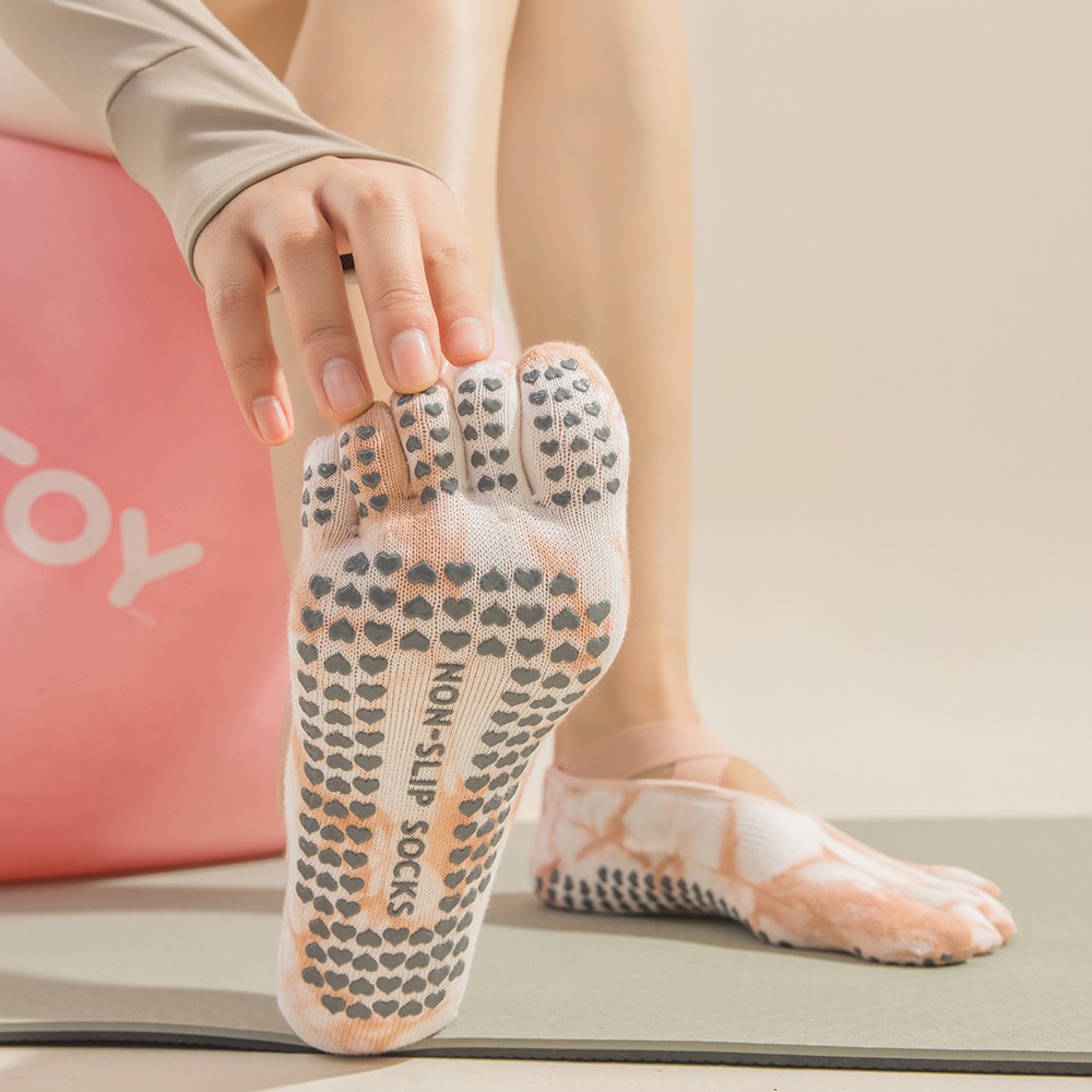 جوارب نسائية بخمسة أصابع ملونة - مراجعة Grip Sock Yoga وسعره