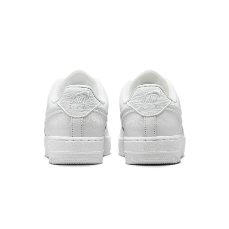 حذاء رياضي نسائي من Nike Air F - مراجعة Nike Shoes Air Force 1 وسعره