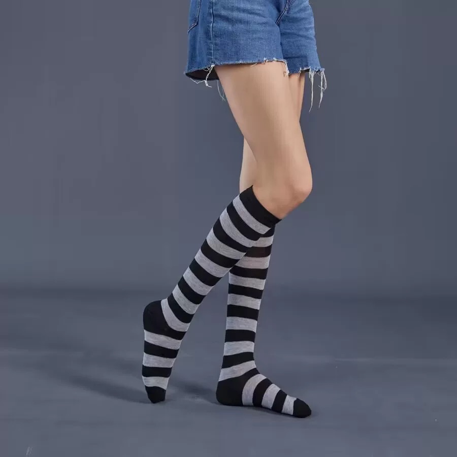 جوارب نسائية شتوية دافئة تصل إ - مراجعة Wool Hiking Sock وسعره