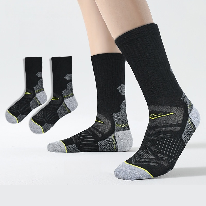 المشي لمسافات طويلة في الهواء  - مراجعة Wool Hiking Sock وسعره